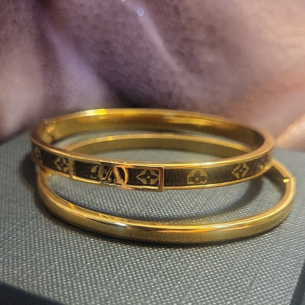 Gold Tone Designer Inspired Bangle Set